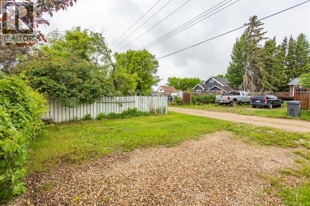 4722 49 Avenue - 28
