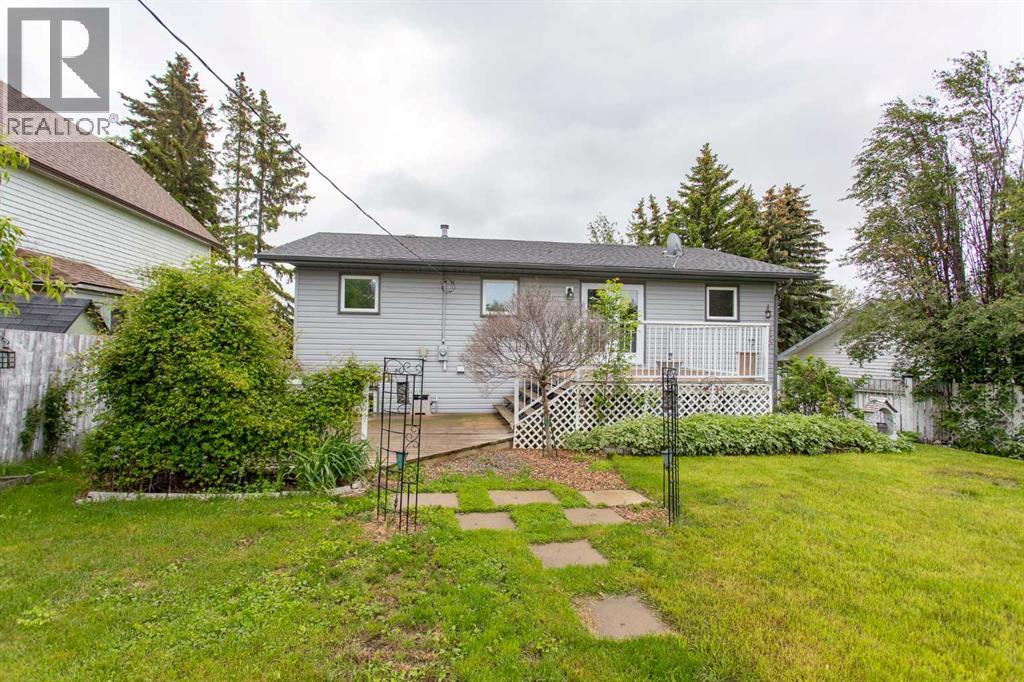 4722 49 Avenue - 25