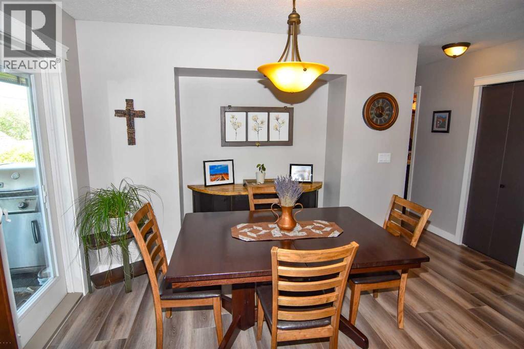 254 Maple Grove Crescent — photo 18