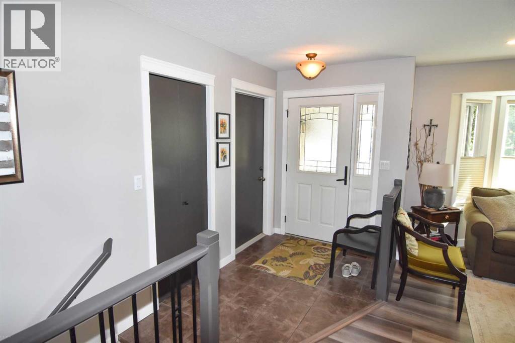 254 Maple Grove Crescent — photo 13