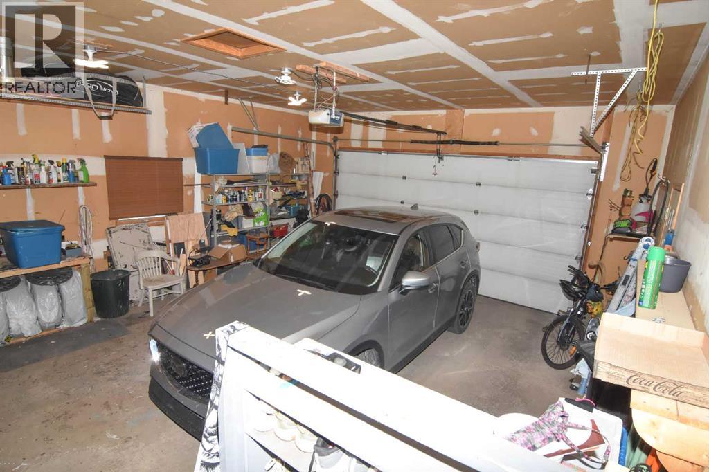 254 Maple Grove Crescent — photo 30