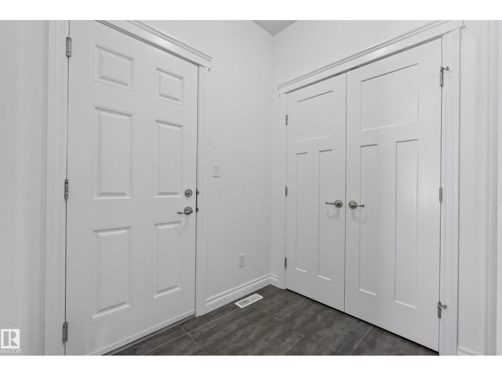 720 CHARLESWORTH WY SW — photo 19