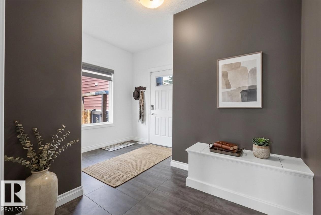 720 CHARLESWORTH WY SW - 6
