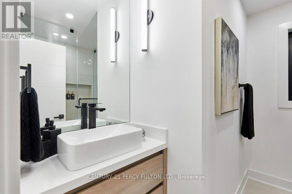 56 BROADLANDS BOULEVARD - Image 24