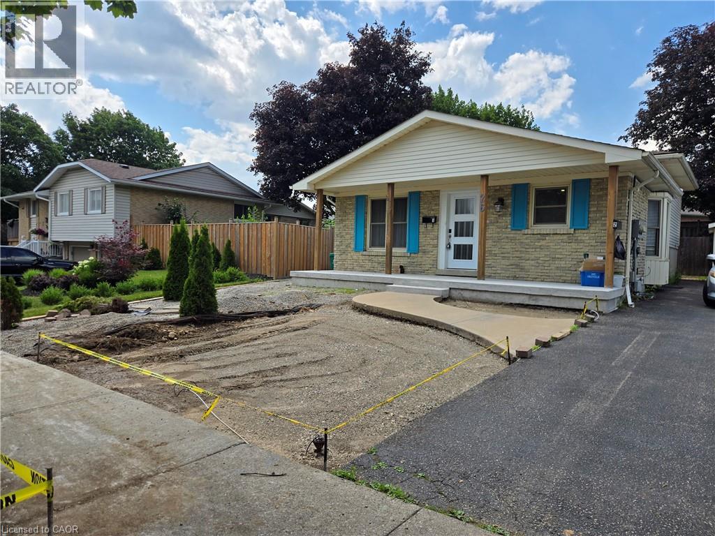 26 KEEWATIN Avenue Unit# 1 — photo 2