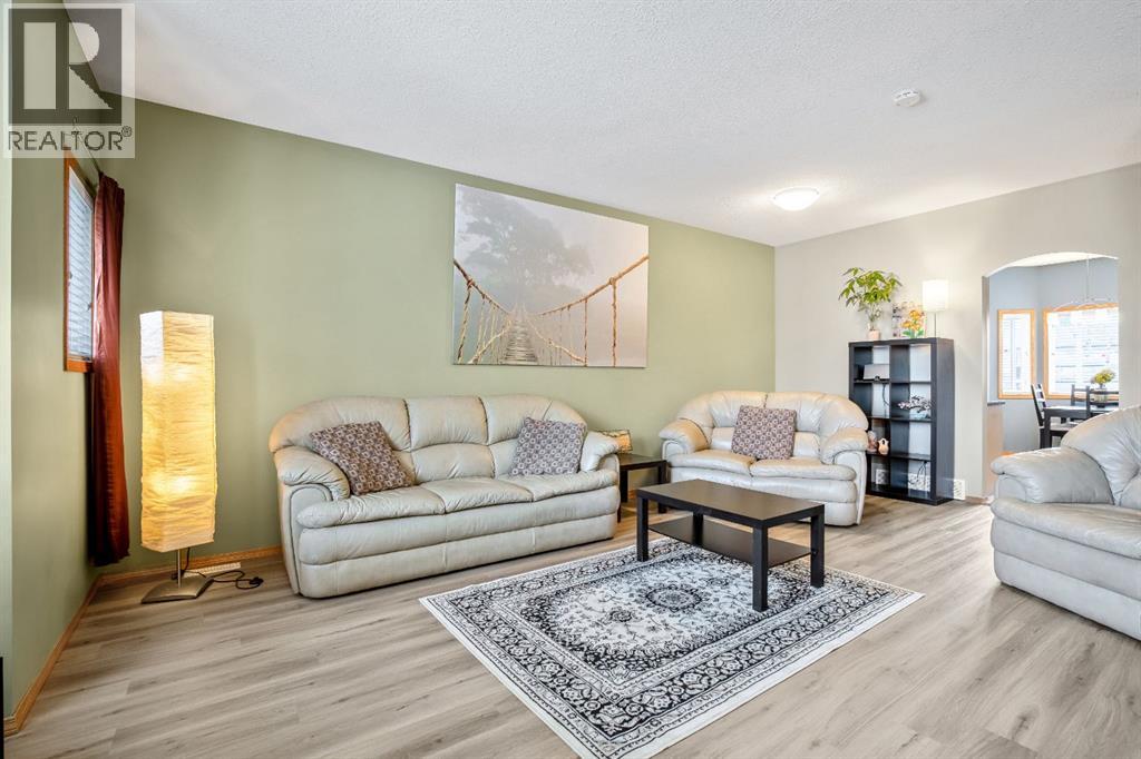 209 Strathcona Circle - 1