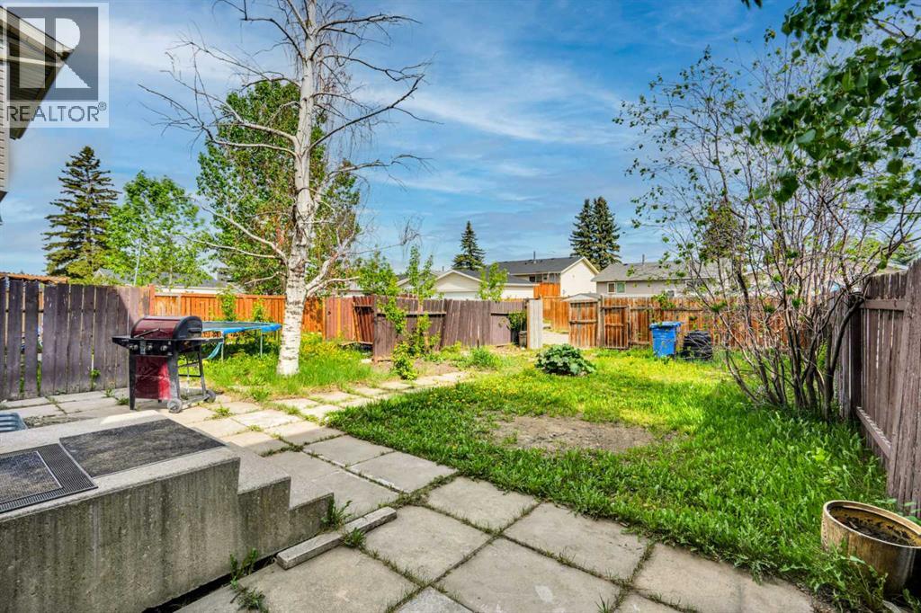 74 Castledale Way NE - 39