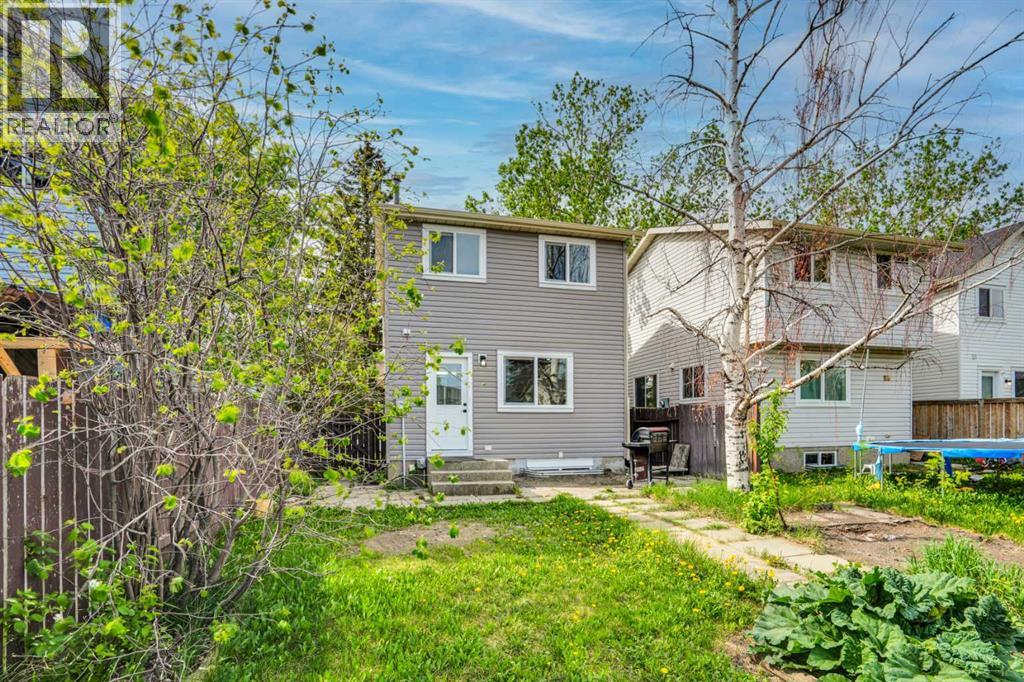 74 Castledale Way NE - 38