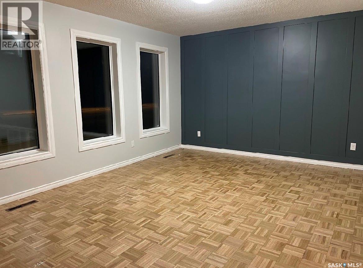 300 Main STREET - 6