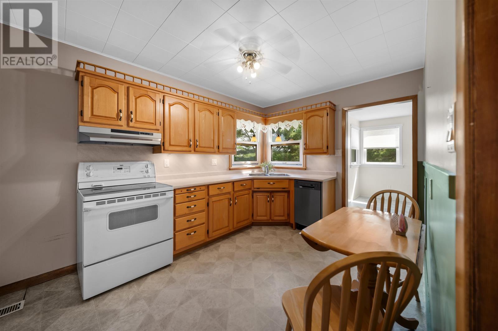 99 Westview Drive - 4