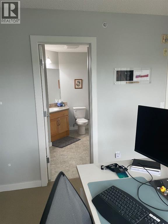 #320 2233 34 Avenue SW - 23