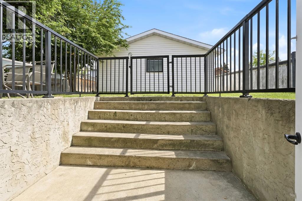 5 Everitt Crescent - 11