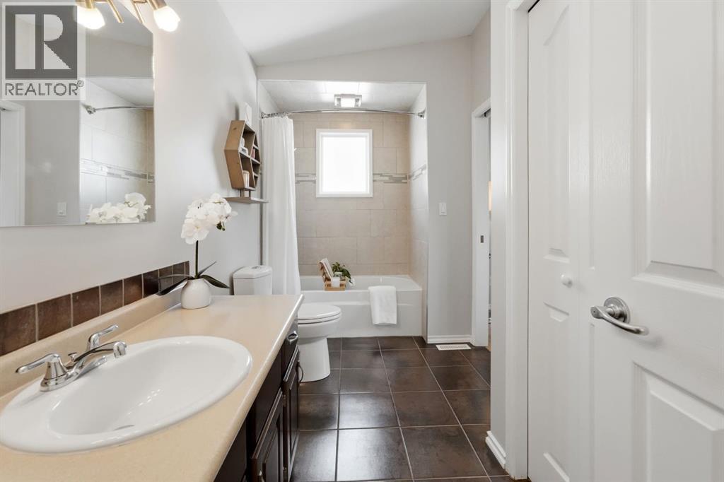 5 Everitt Crescent - 24