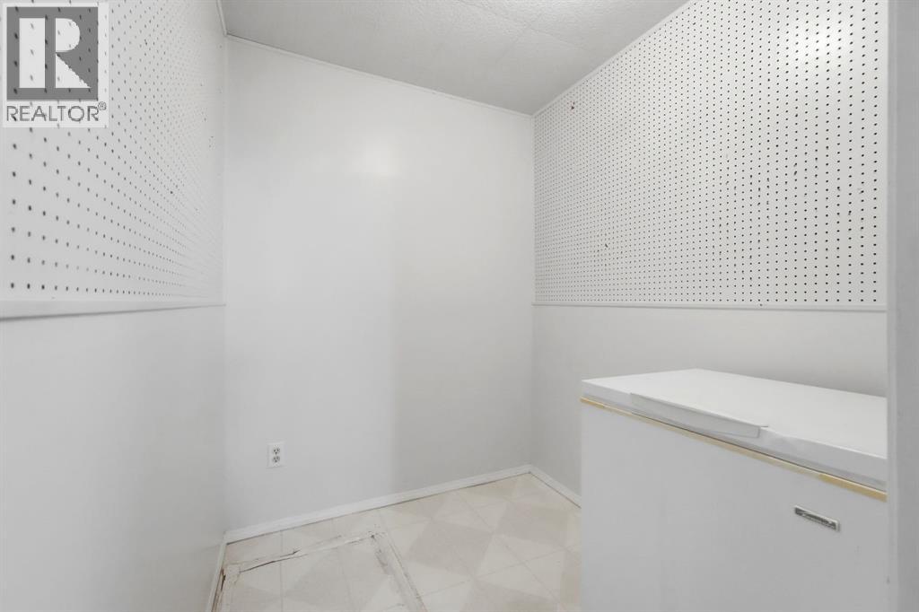 5 Everitt Crescent - 38