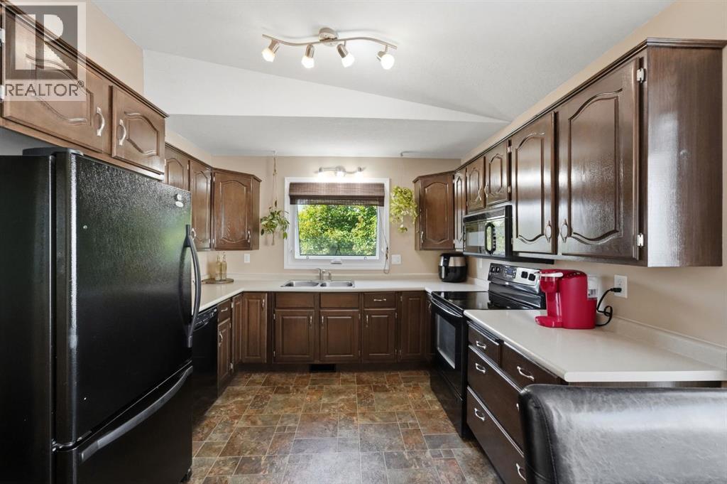 5 Everitt Crescent - 17