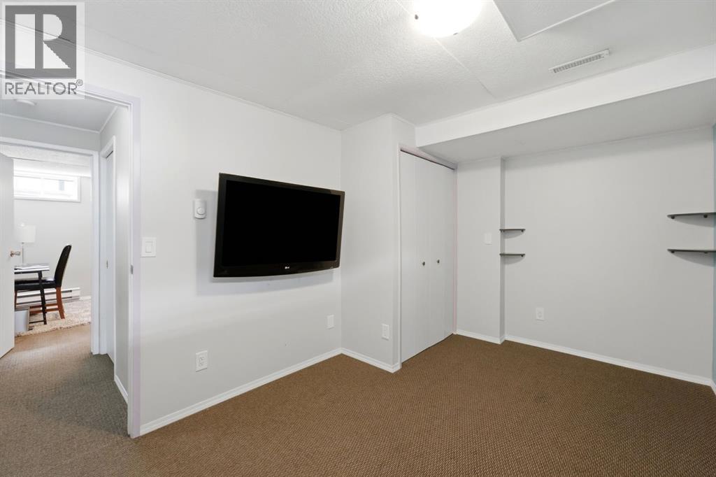 5 Everitt Crescent - 34
