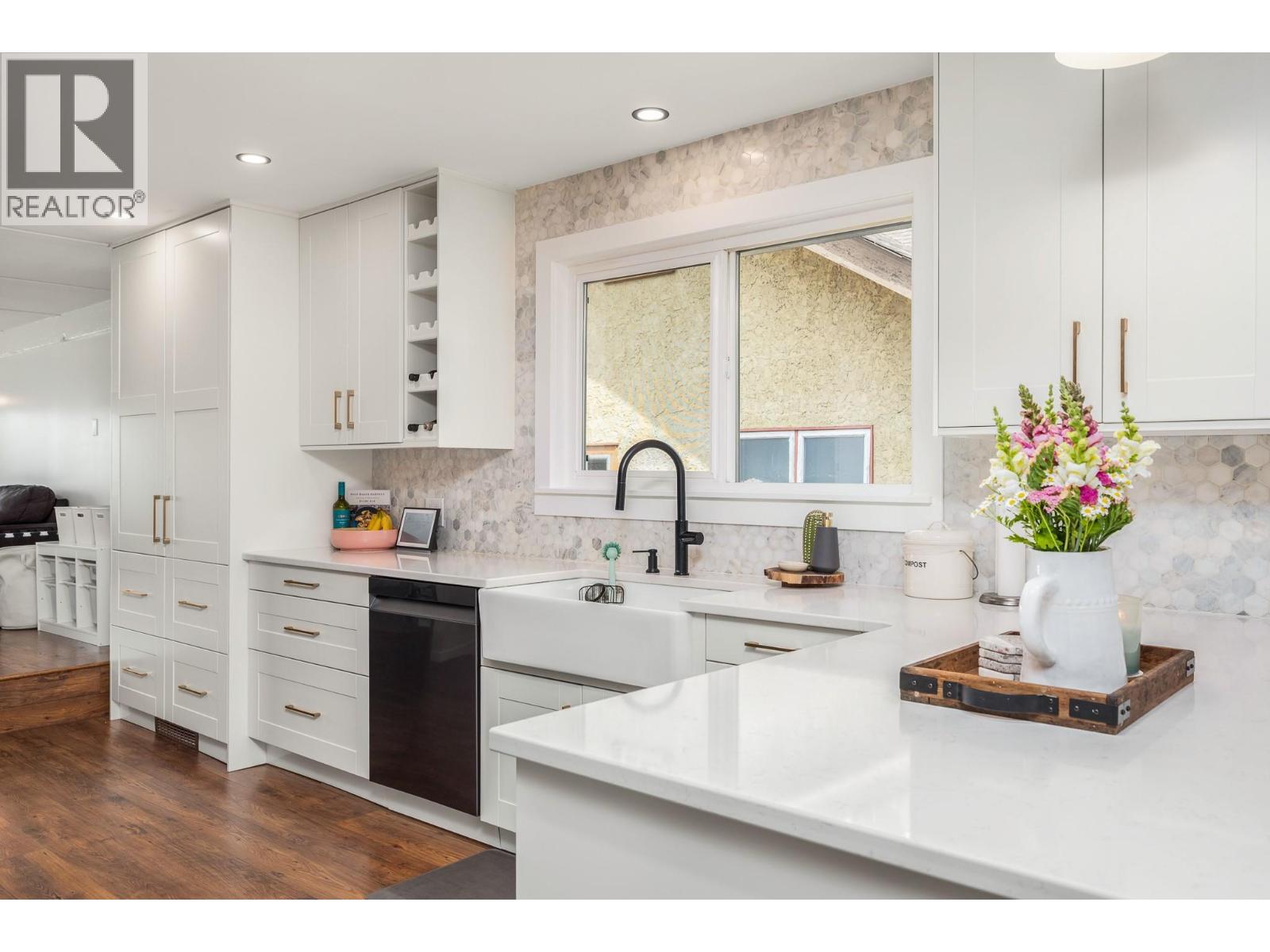 2607 26 Street - 12