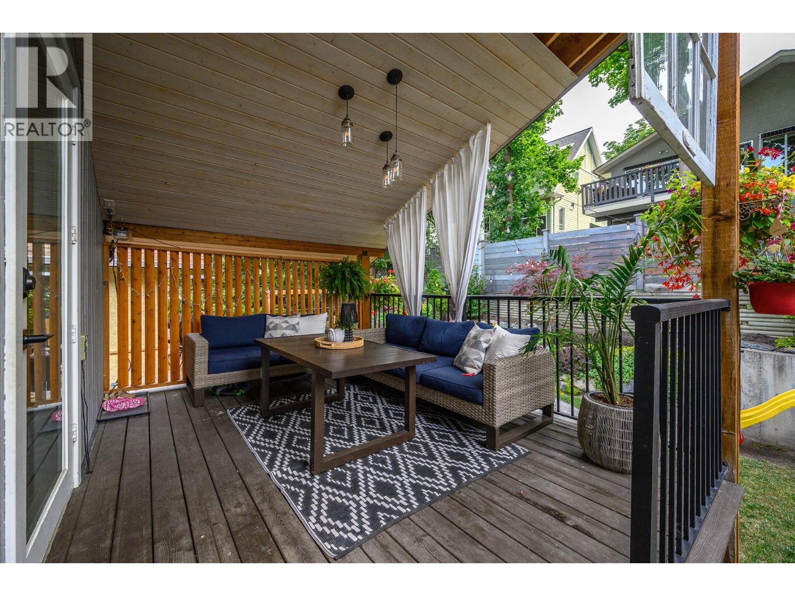 2607 26 Street - 28