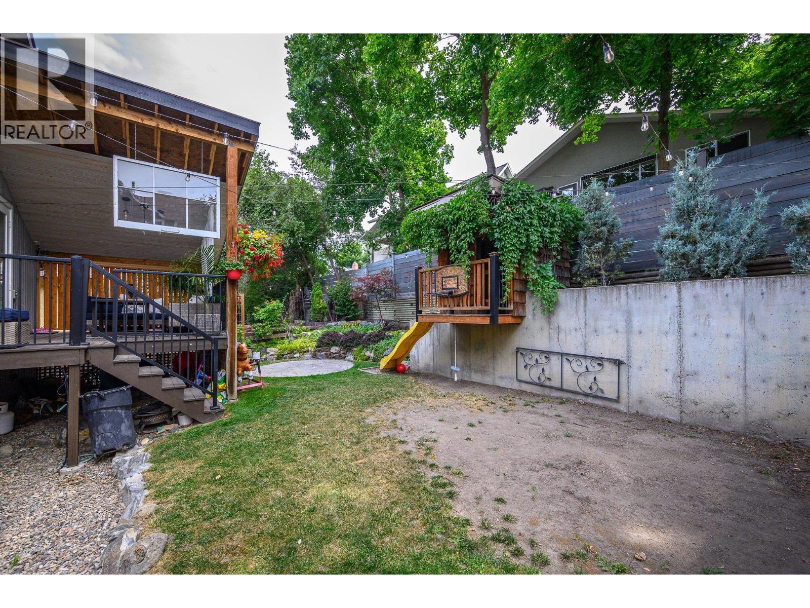 2607 26 Street - 30
