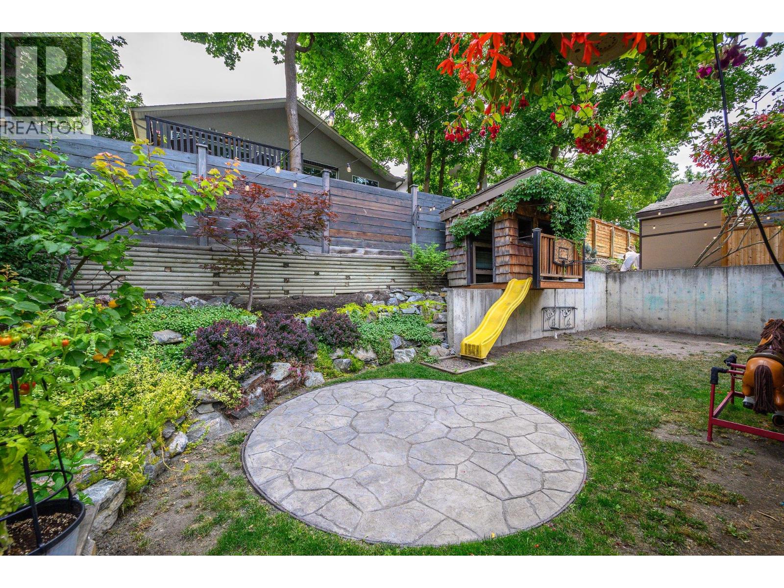 2607 26 Street - 34
