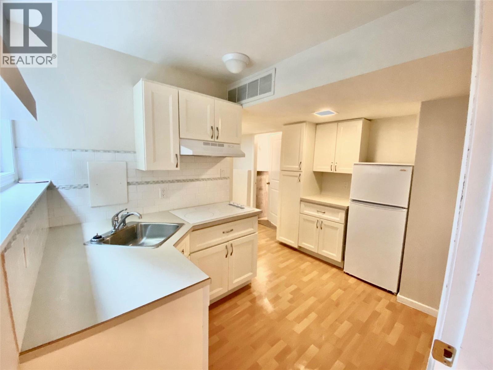 2607 26 Street - 52