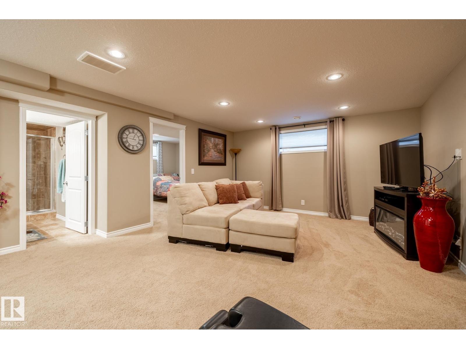 5820 7 AV SW SW - 43