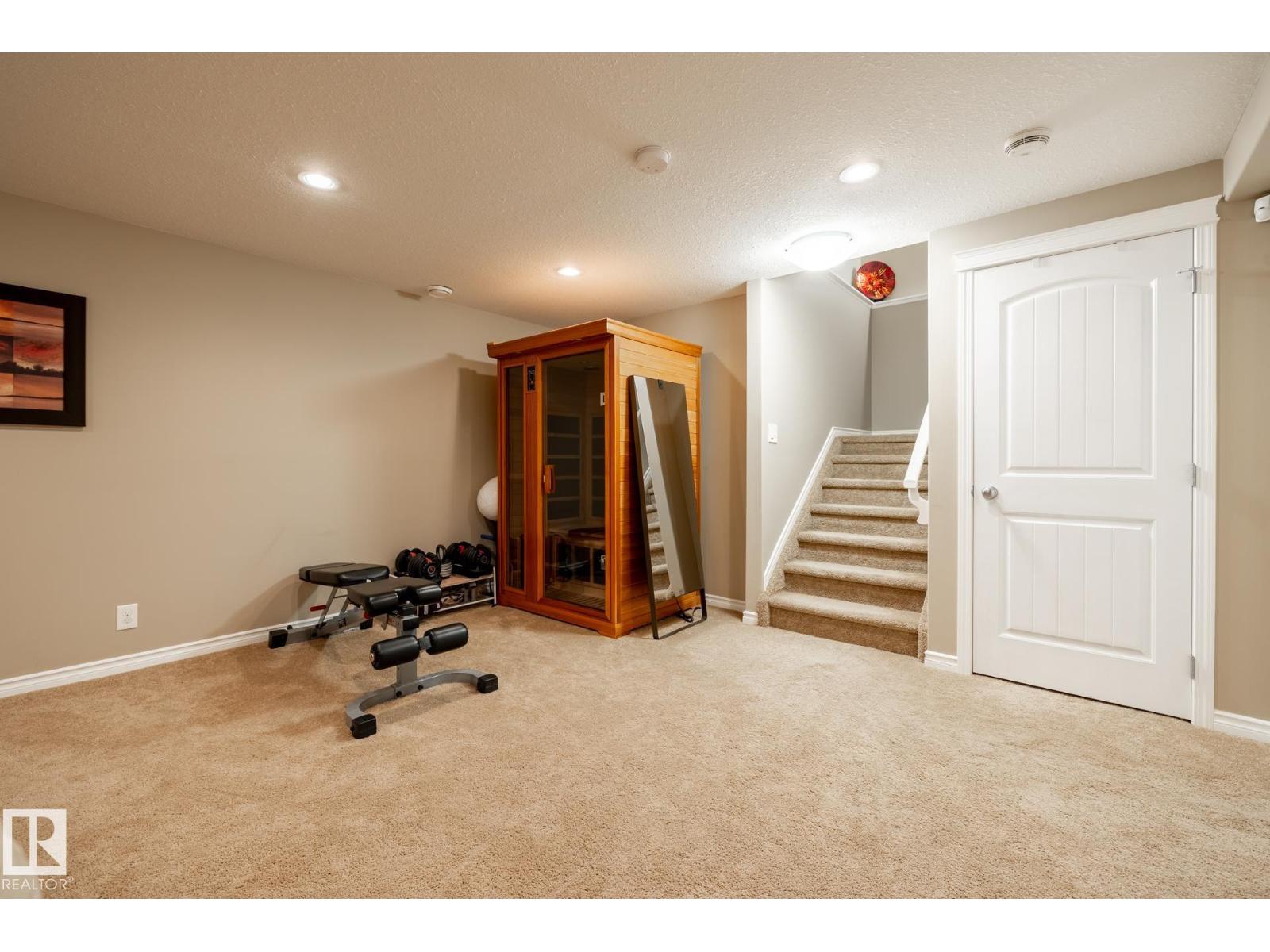 5820 7 AV SW SW - 44