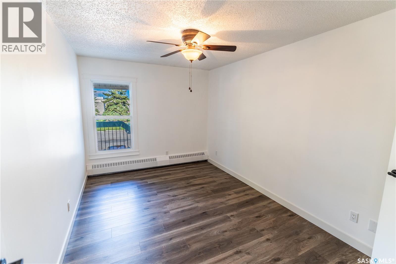 8 B NOLLET AVENUE — photo 13