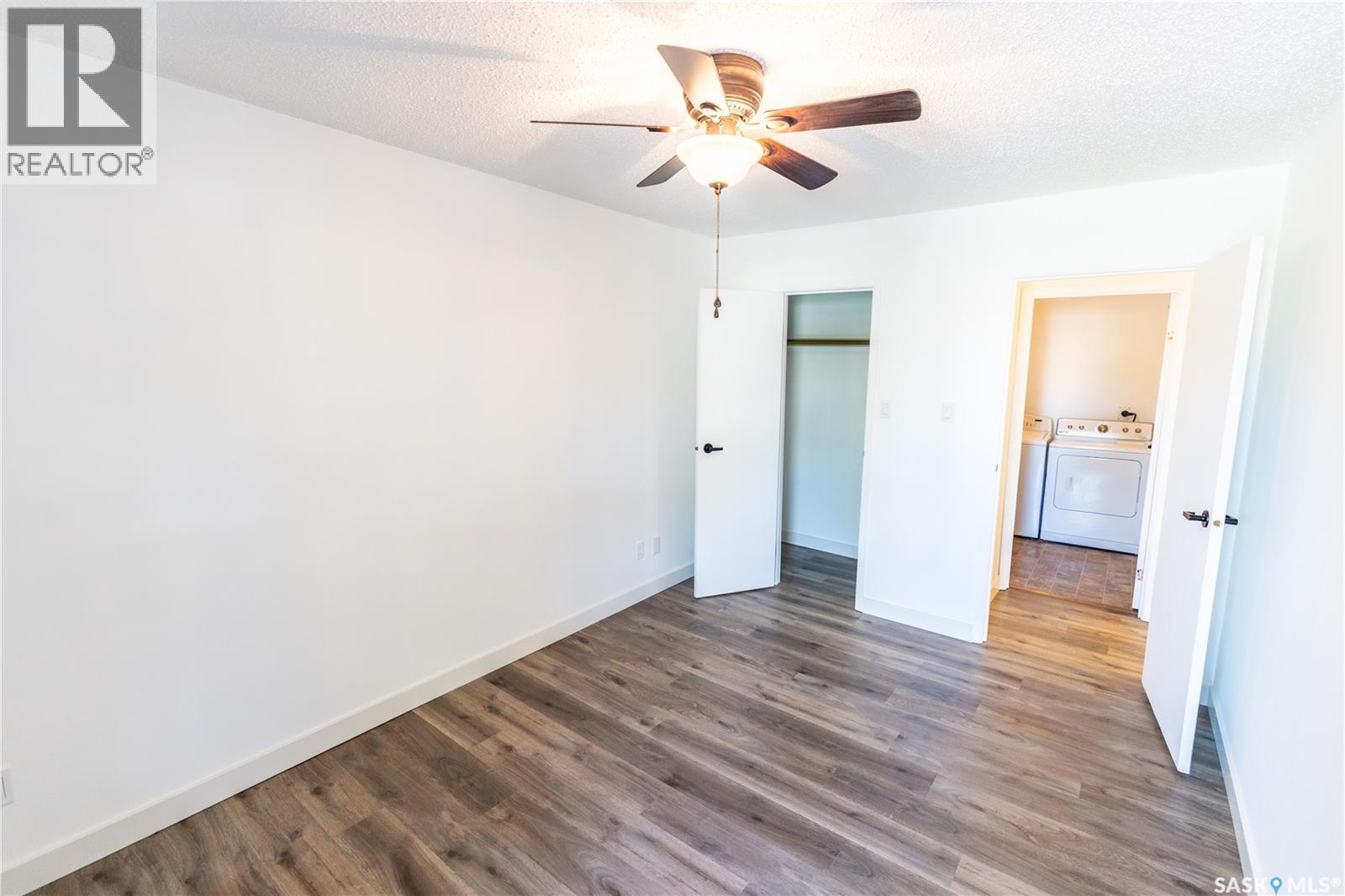 8 B NOLLET AVENUE — photo 14
