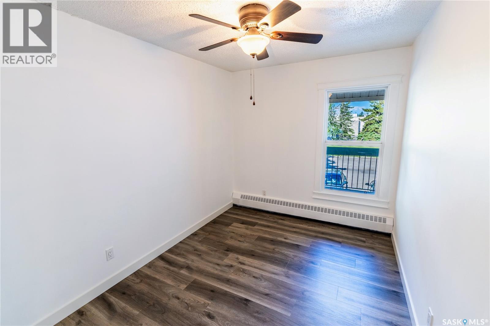 8 B NOLLET AVENUE — photo 15