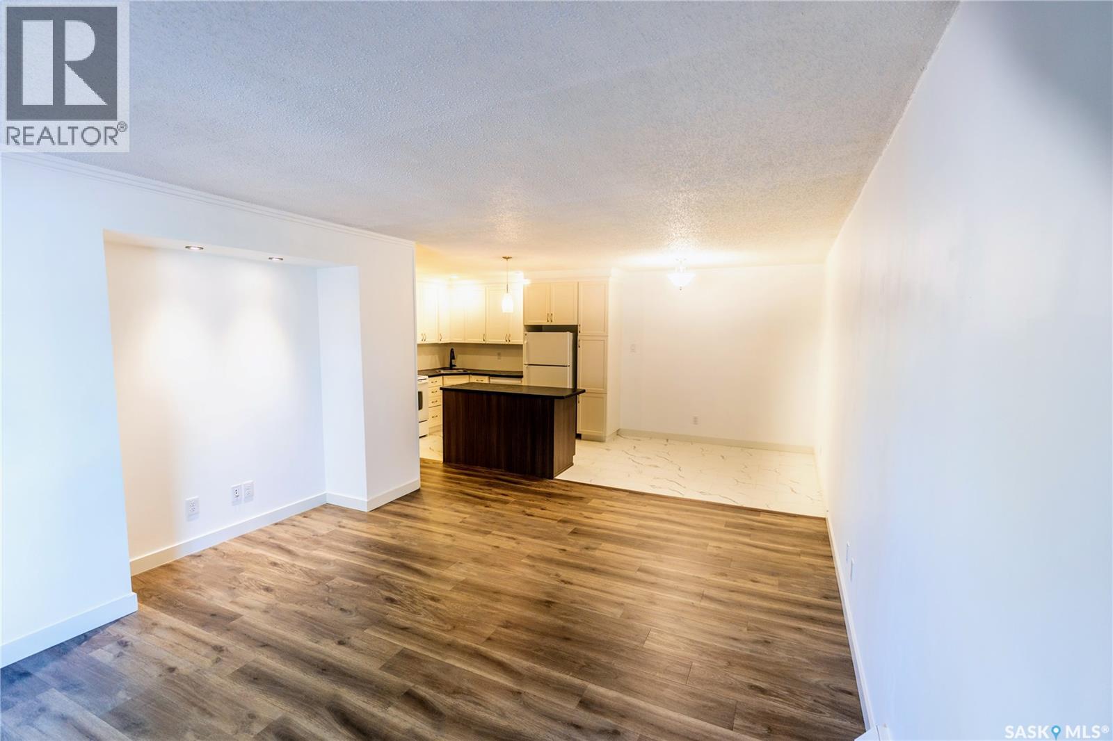 8 B NOLLET AVENUE — photo 9