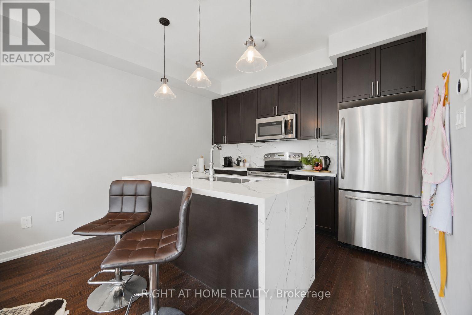 #153 165 HAMPSHIRE WAY - 16