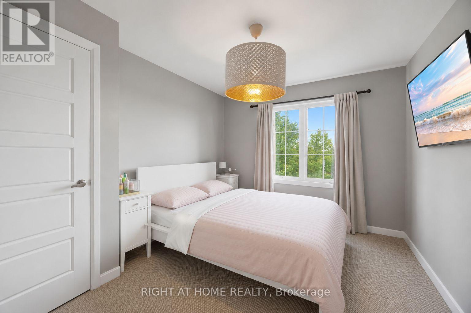#153 165 HAMPSHIRE WAY - 21