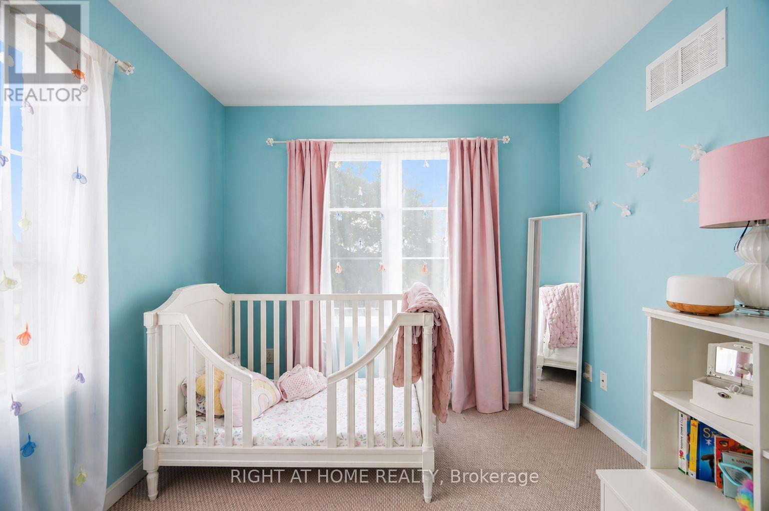 #153 165 HAMPSHIRE WAY - 23