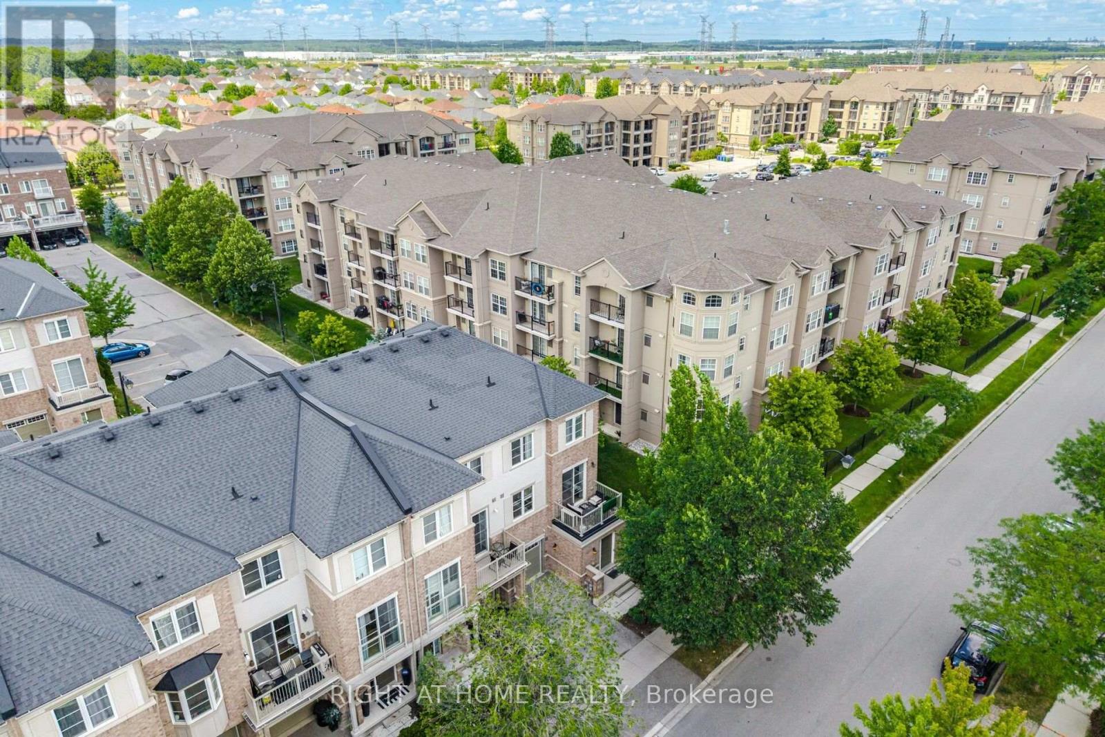 #153 165 HAMPSHIRE WAY - 2