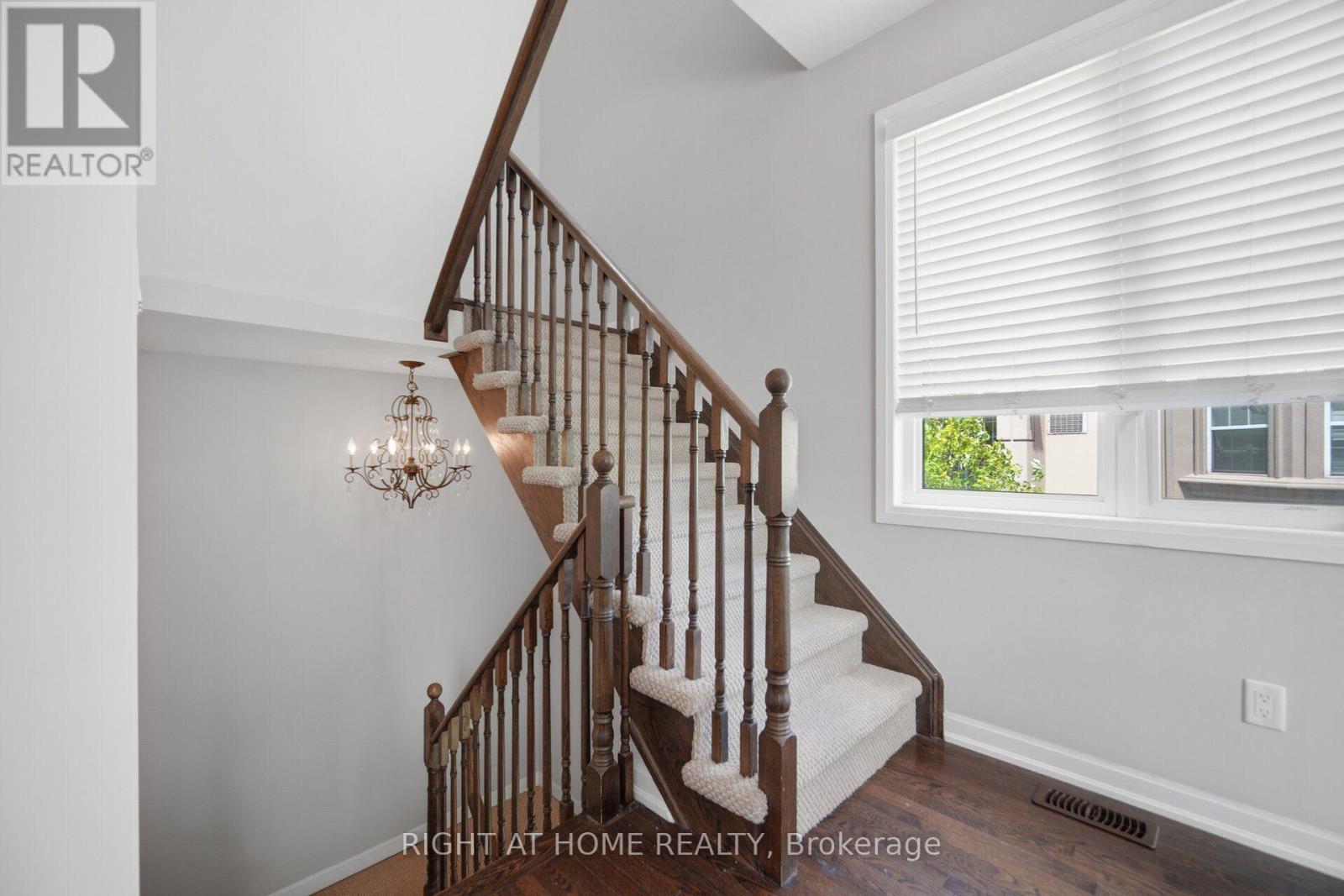 #153 165 HAMPSHIRE WAY - 19