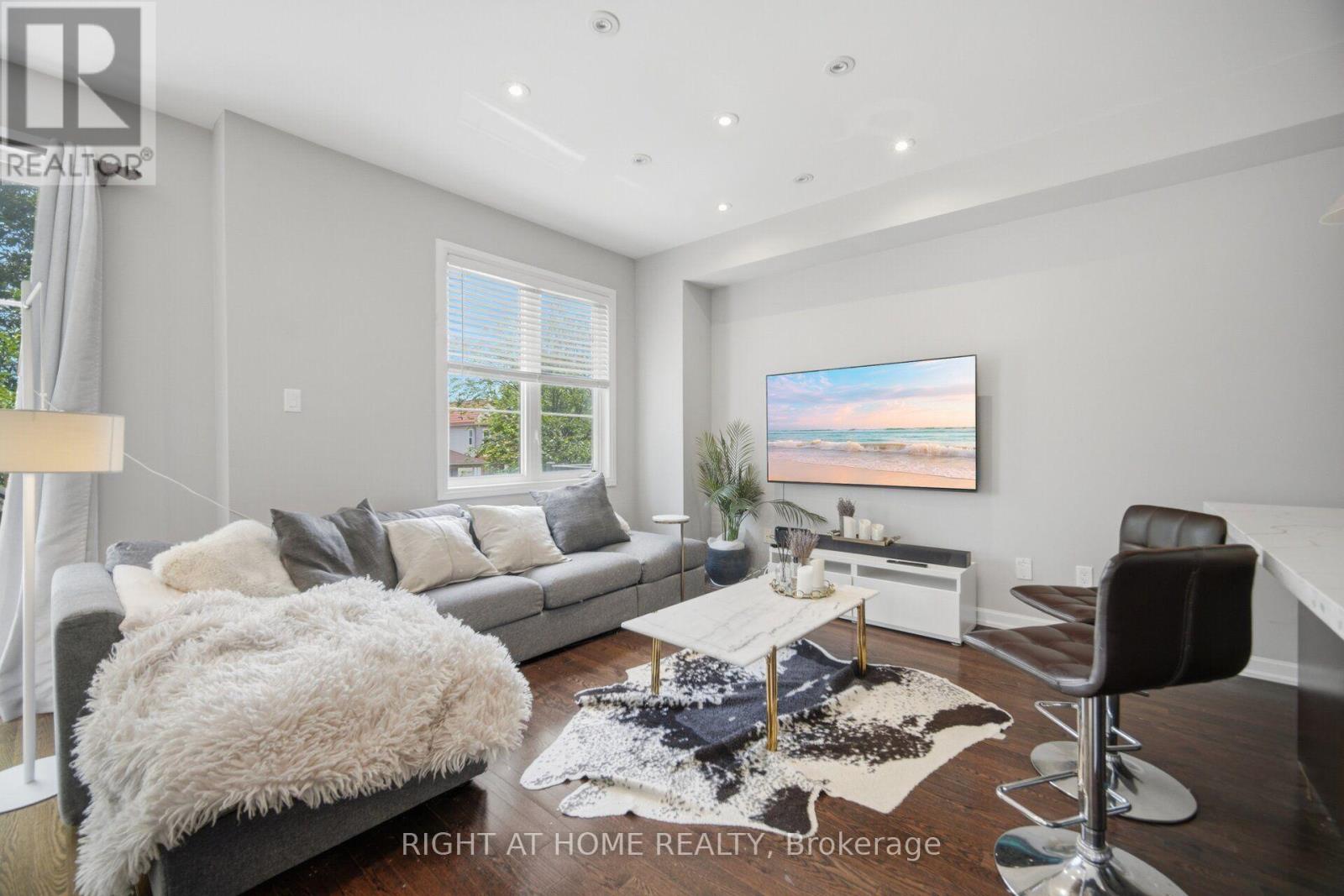 #153 165 HAMPSHIRE WAY - 13