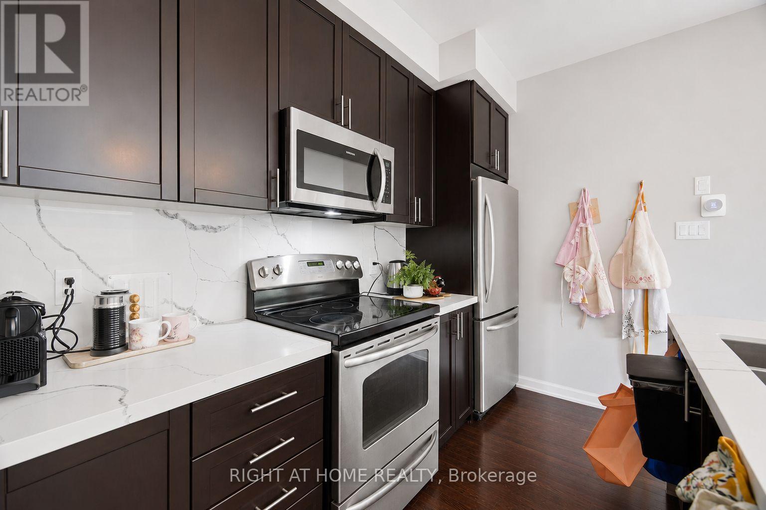 #153 165 HAMPSHIRE WAY - 17