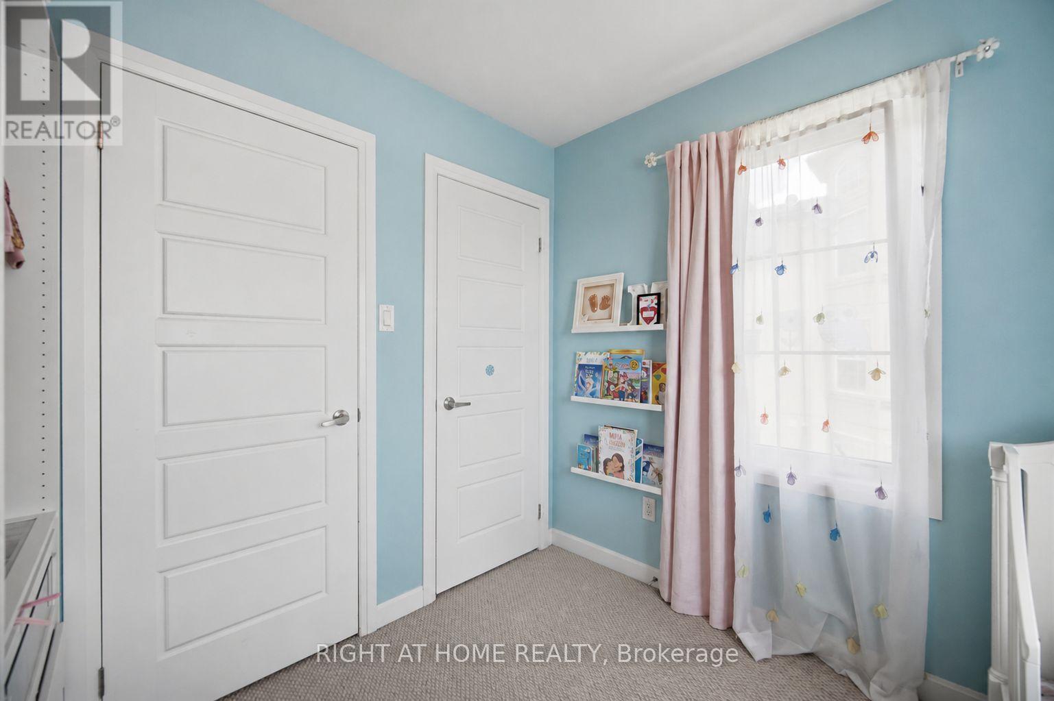 #153 165 HAMPSHIRE WAY - 24
