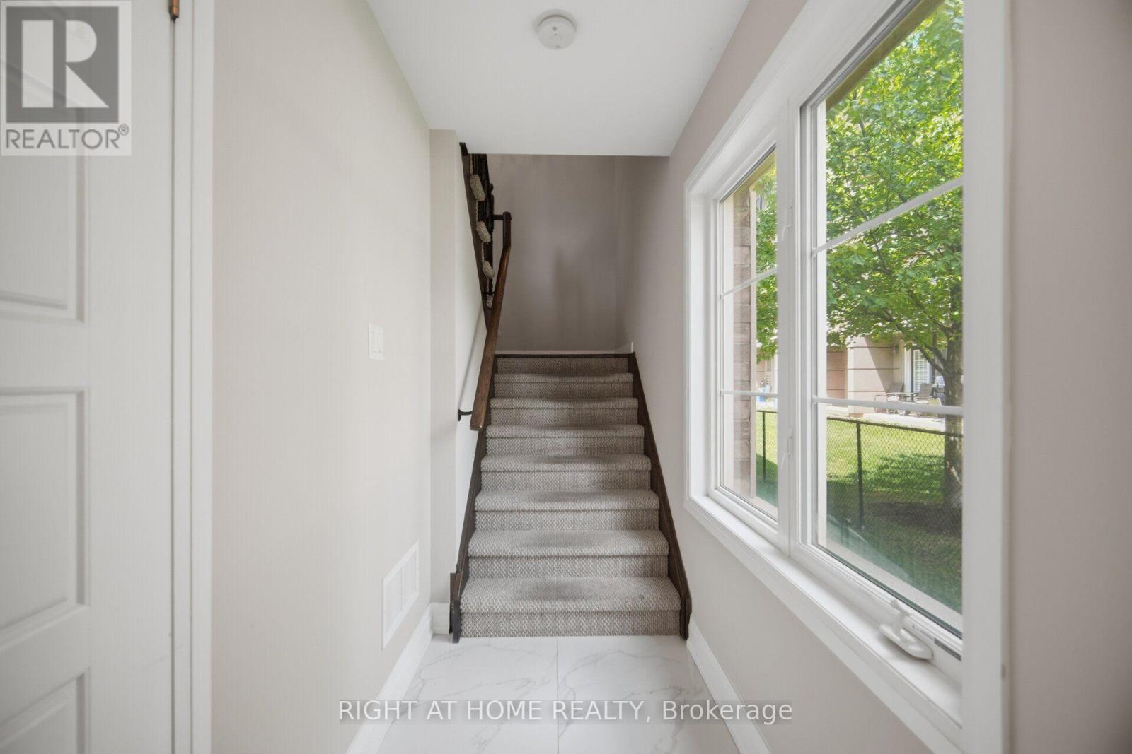 #153 165 HAMPSHIRE WAY - 9