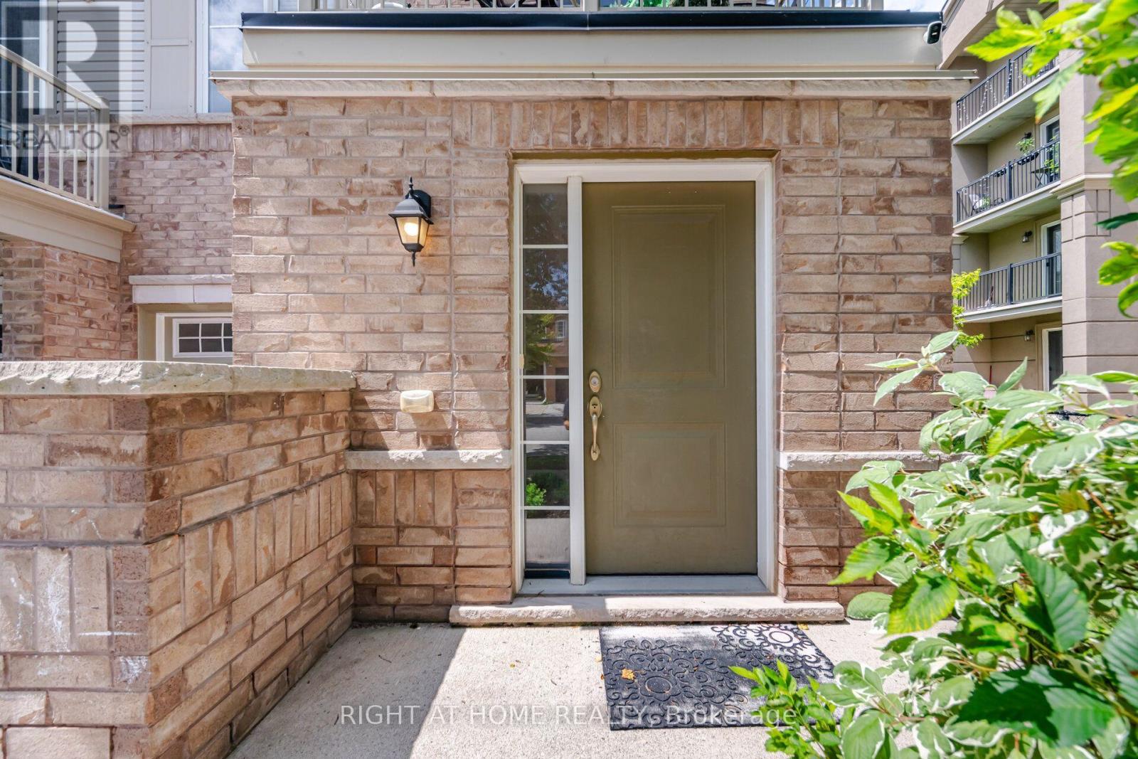 #153 165 HAMPSHIRE WAY - 4