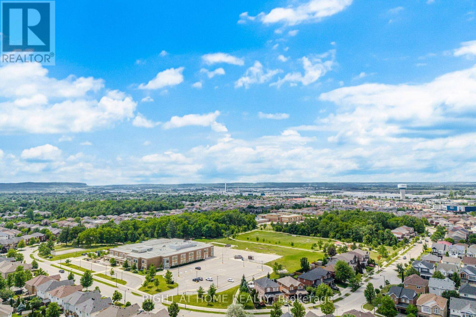#153 165 HAMPSHIRE WAY - 37