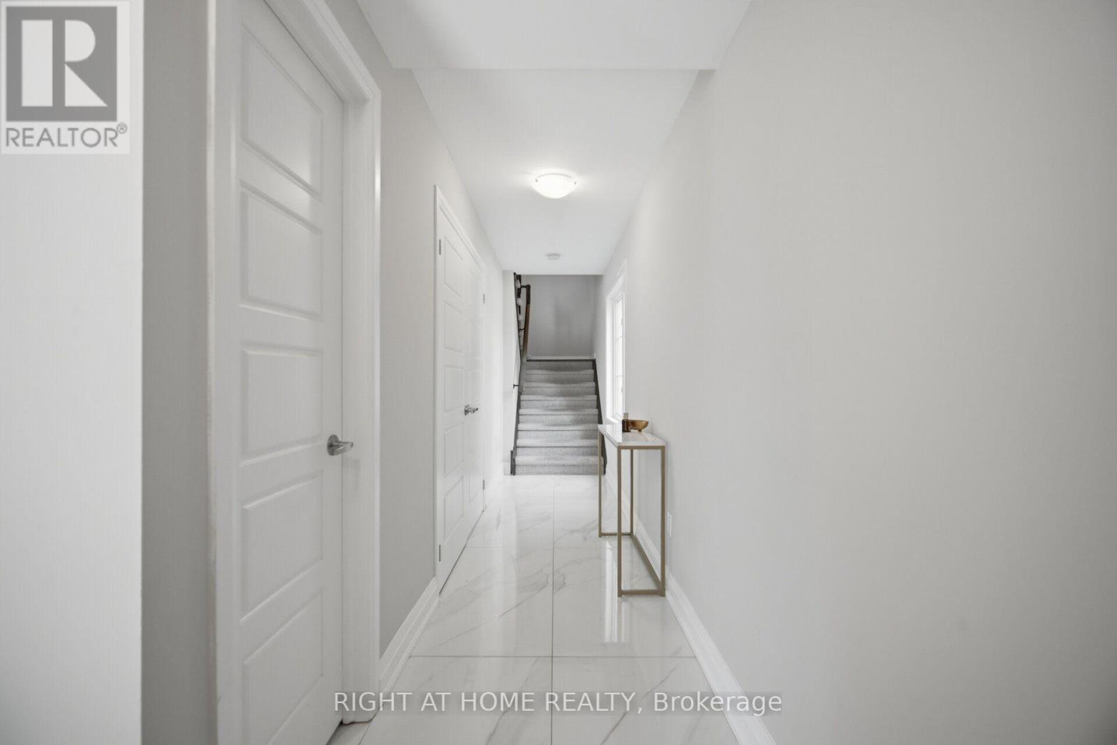 #153 165 HAMPSHIRE WAY - 6