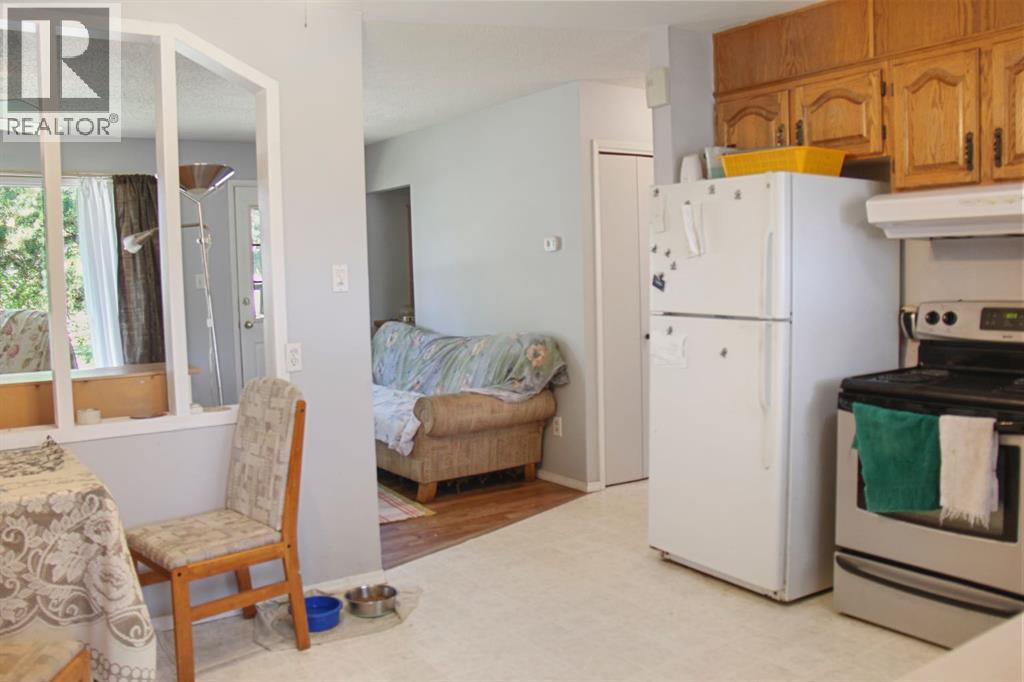 4915 53 Avenue - 10