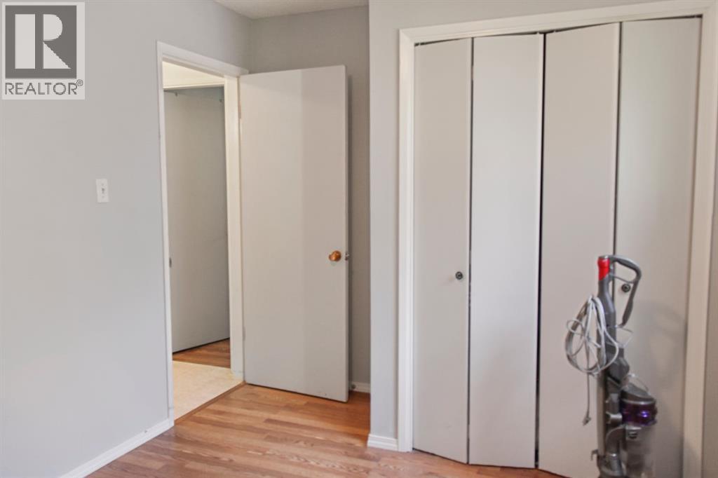 4915 53 Avenue - 15