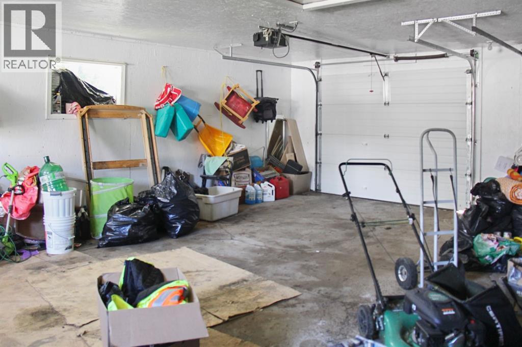 4915 53 Avenue - 28