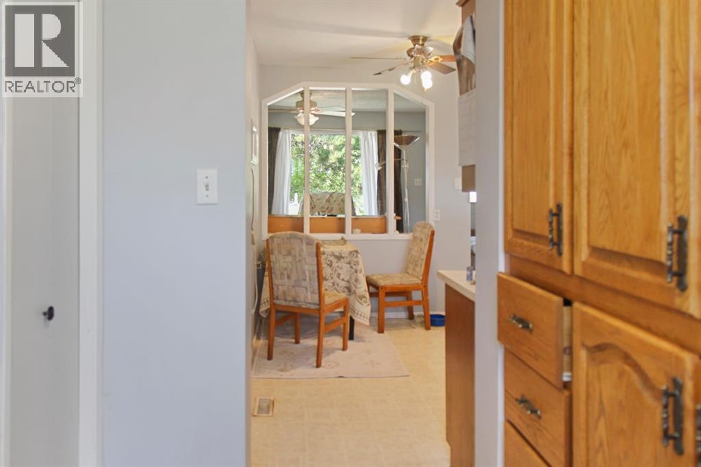 4915 53 Avenue - 5