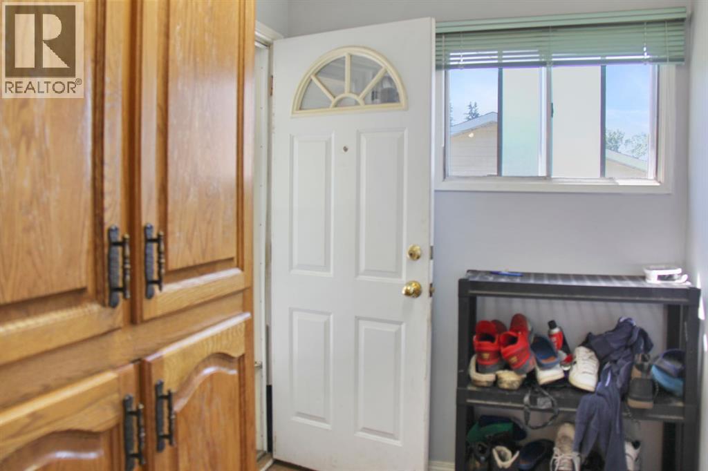 4915 53 Avenue - 6