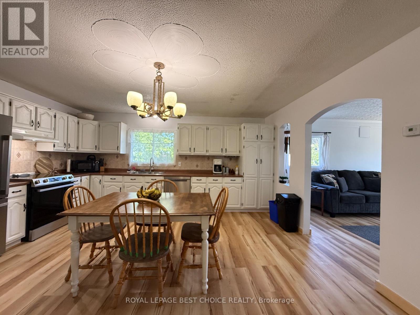 433 ALBERT STREET - 11