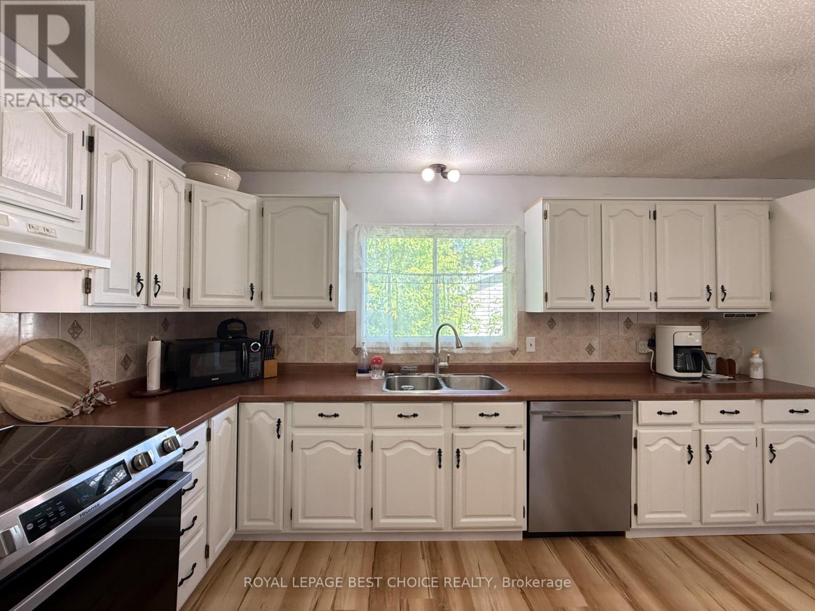 433 ALBERT STREET - 12